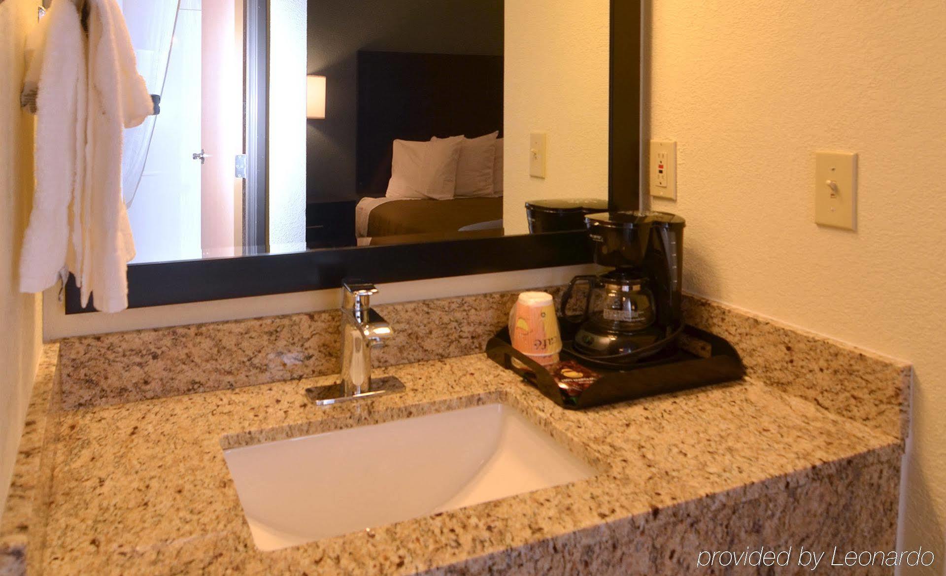 Americinn By Wyndham Mount Pleasant מראה חיצוני תמונה